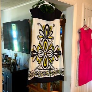 Woman’s dress size 6